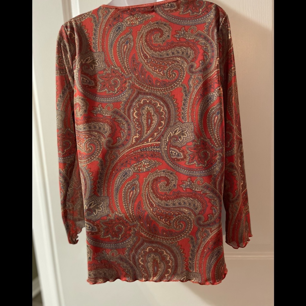 *SOLD* Beautiful Top - Picture 3 of 3